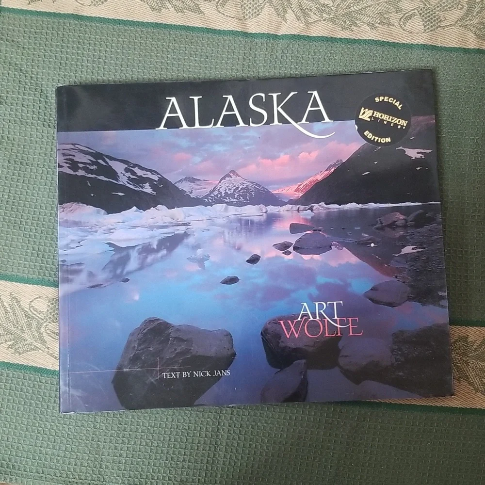 ⭐ALASKA BOOK - Picture 1 of 9